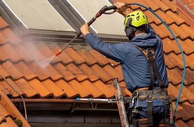 Démoussage et hydrofuge de toiture à Querrien