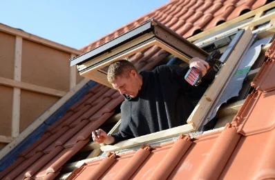 Pose de fenêtres de toit Velux à Querrien